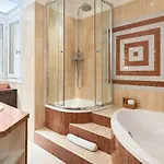 Sunlight - Marinette - Port Area, 2 Bedrooms, Sleep 6, Sea View Nice